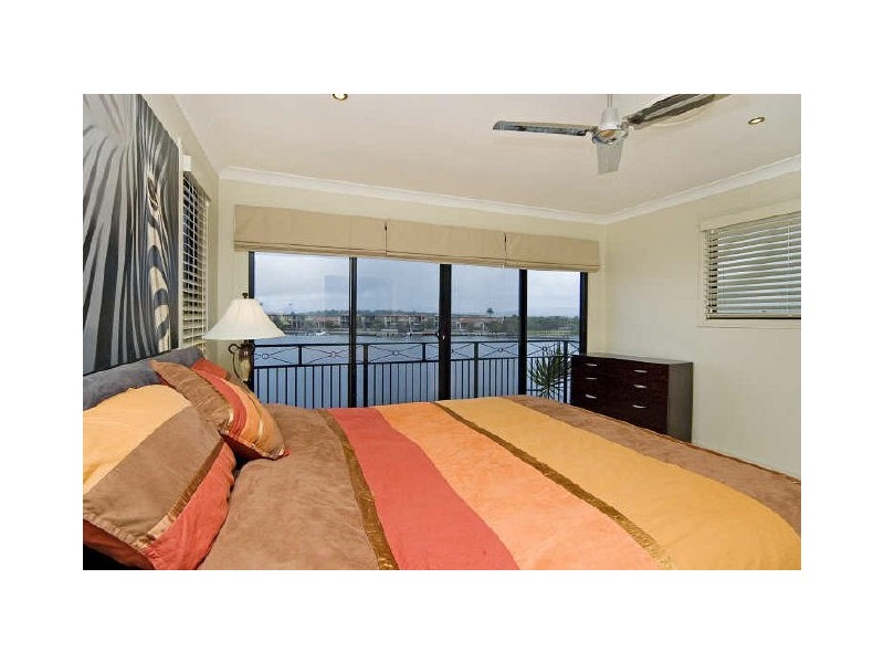 24 Sabrina Av, Oyster Cove, Helensvale QLD 4212