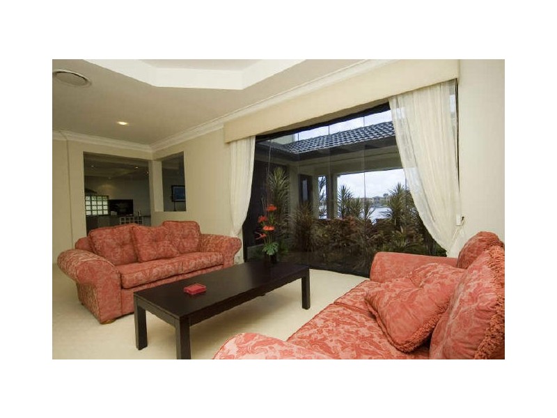 24 Sabrina Av, Oyster Cove, Helensvale QLD 4212