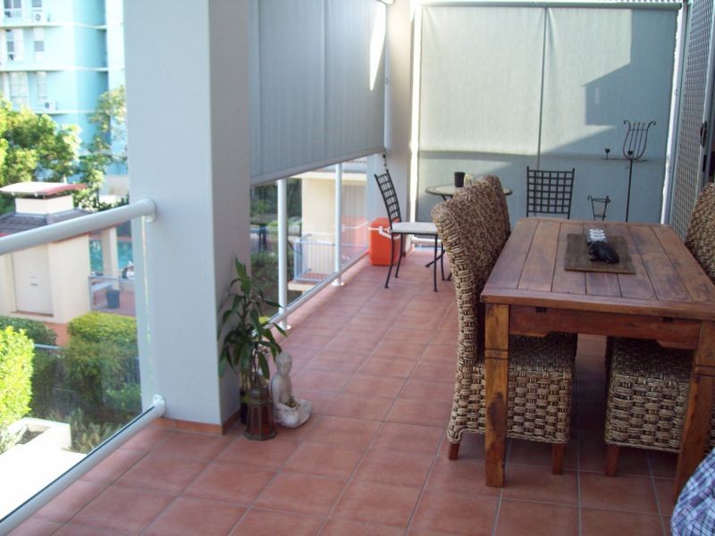 414 Marine Parade, Biggera Waters QLD 4216