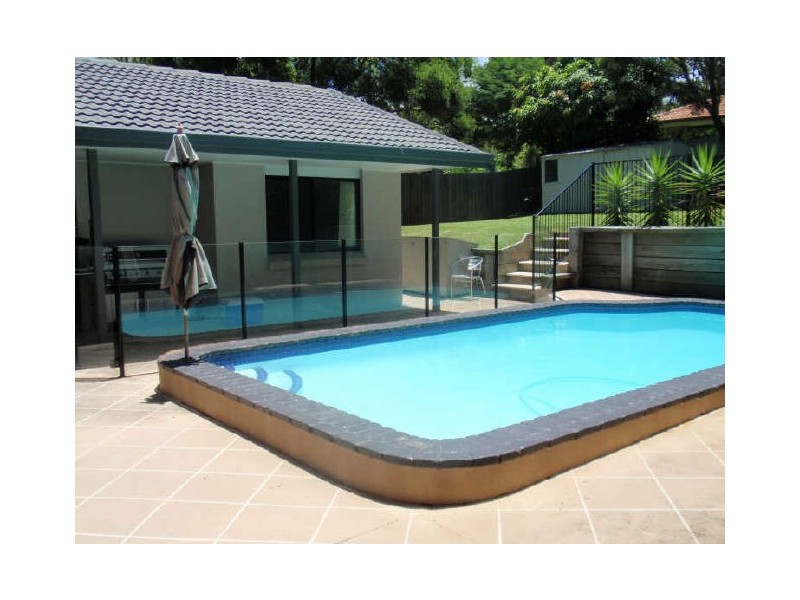 16 Mildura Dr, Helensvale QLD 4212