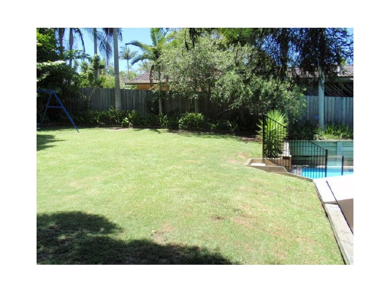 16 Mildura Dr, Helensvale QLD 4212