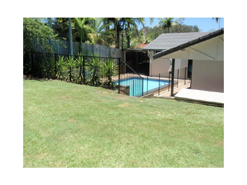 16 Mildura Dr, Helensvale QLD 4212