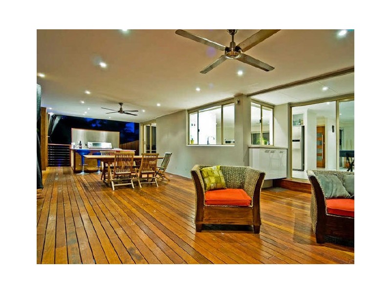 11 Clipper Ct, Biggera Waters QLD 4216