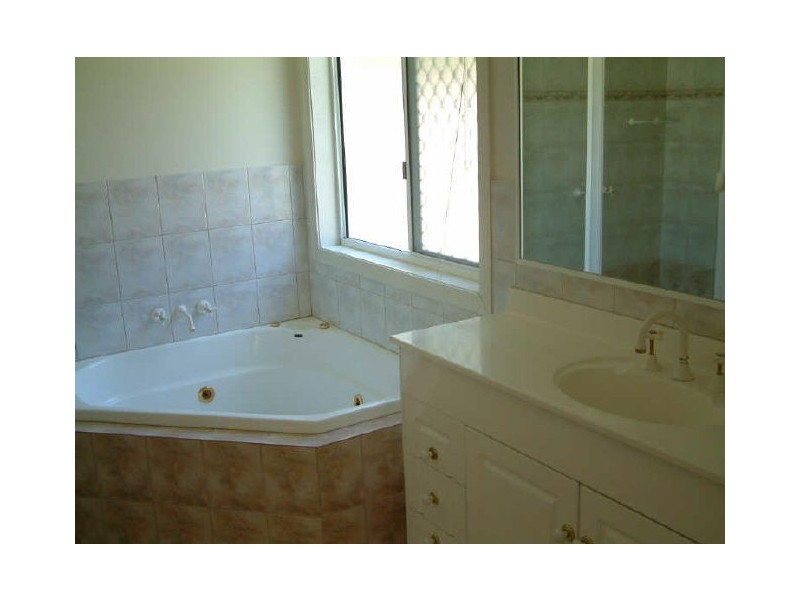 43 Tranquility Cct, Oyster Cove QLD 4212