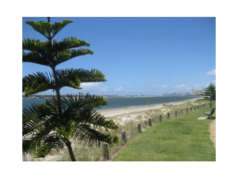 4/5 Loder St, Biggera Waters QLD 4216