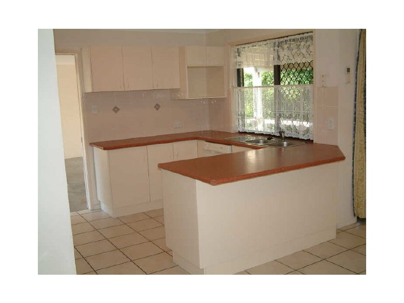 9 Duror St, Pacific Pines QLD 4211