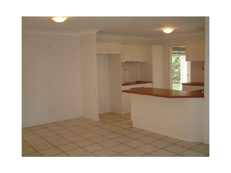9 Duror St, Pacific Pines QLD 4211