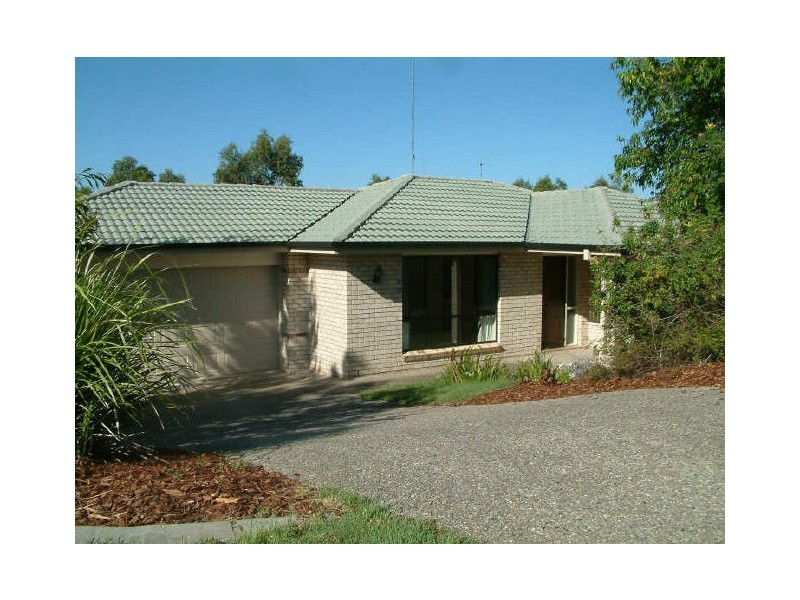 9 Duror St, Pacific Pines QLD 4211