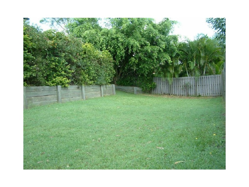 9 Duror St, Pacific Pines QLD 4211