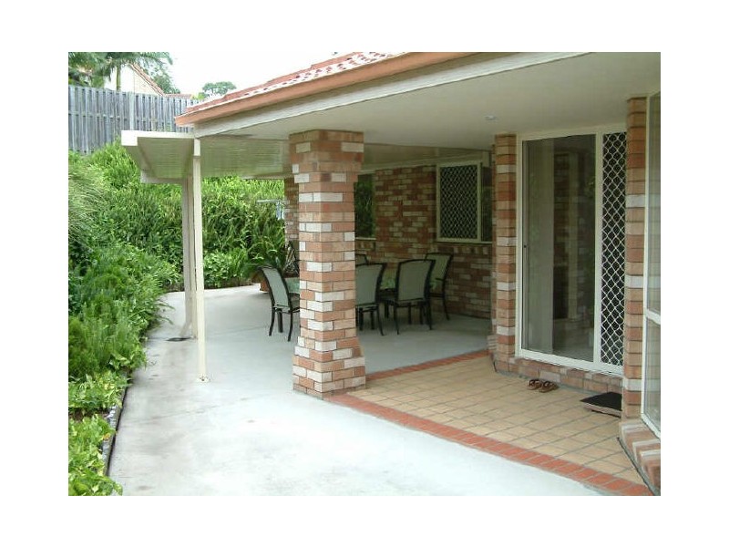 6 Maui Cr, Pacific Pines QLD 4211