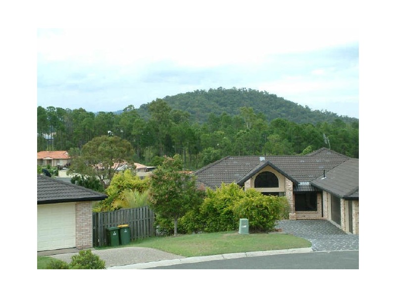 6 Maui Cr, Pacific Pines QLD 4211