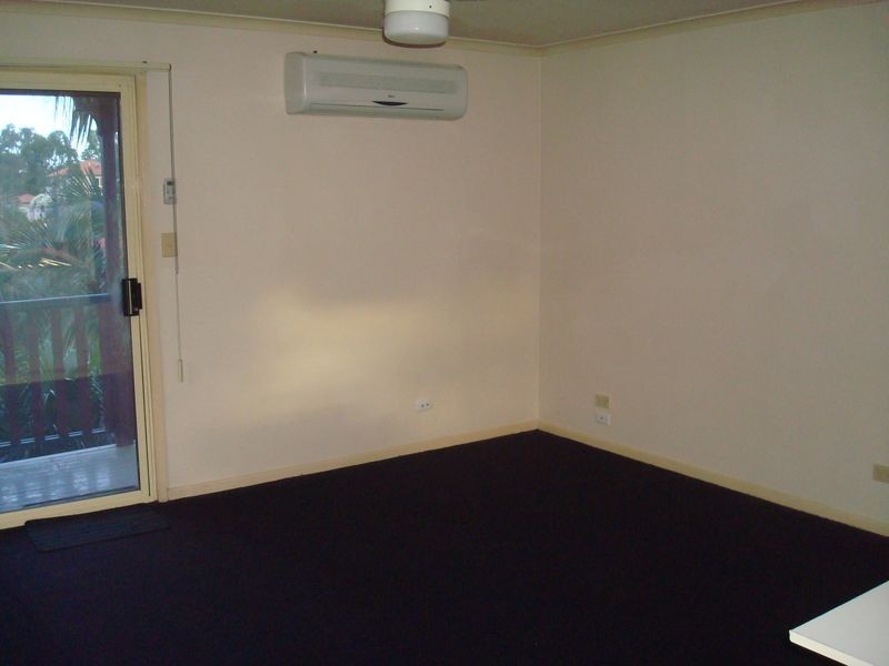 8 Windward Rise, Pacific Pines QLD 4211