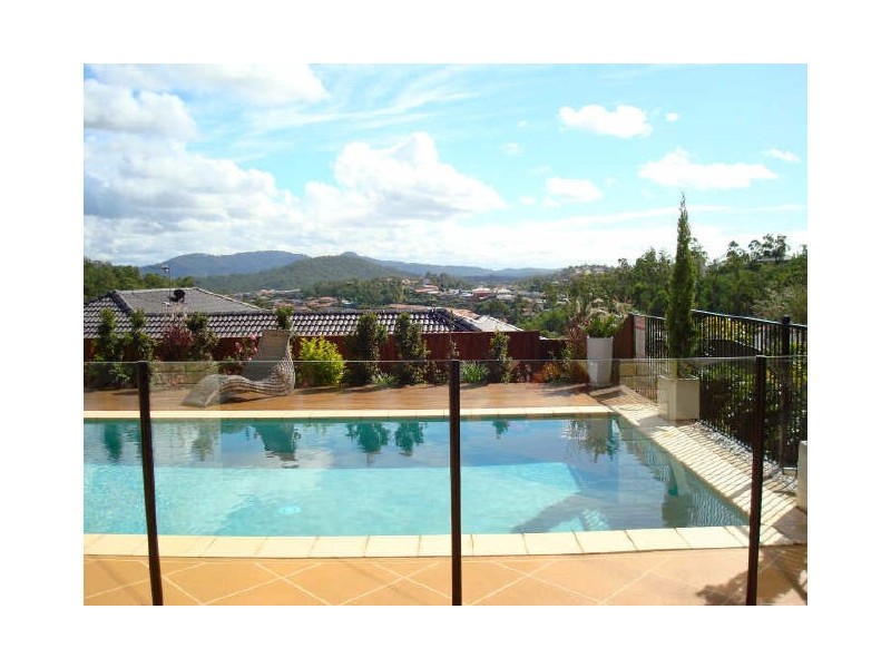 18 Osmond Ct, Pacific Pines QLD 4211