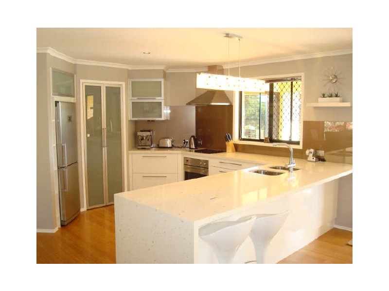 18 Osmond Ct, Pacific Pines QLD 4211