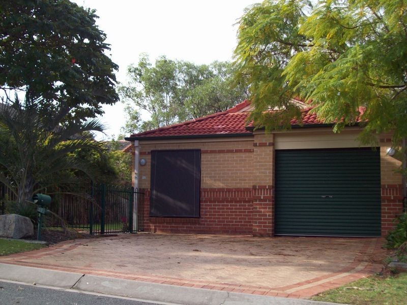 20 Doyalson Place, Helensvale QLD 4212