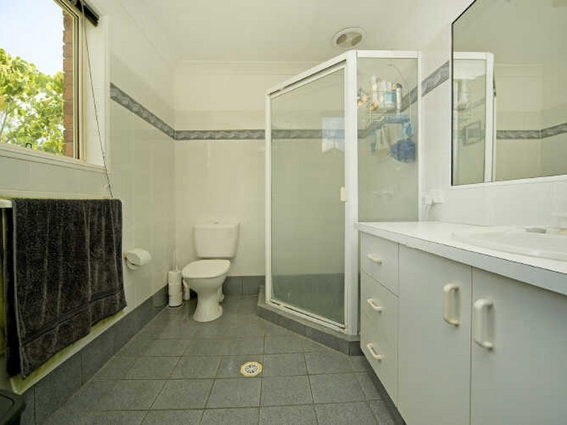 131 Mildura Dr, Helensvale QLD 4212