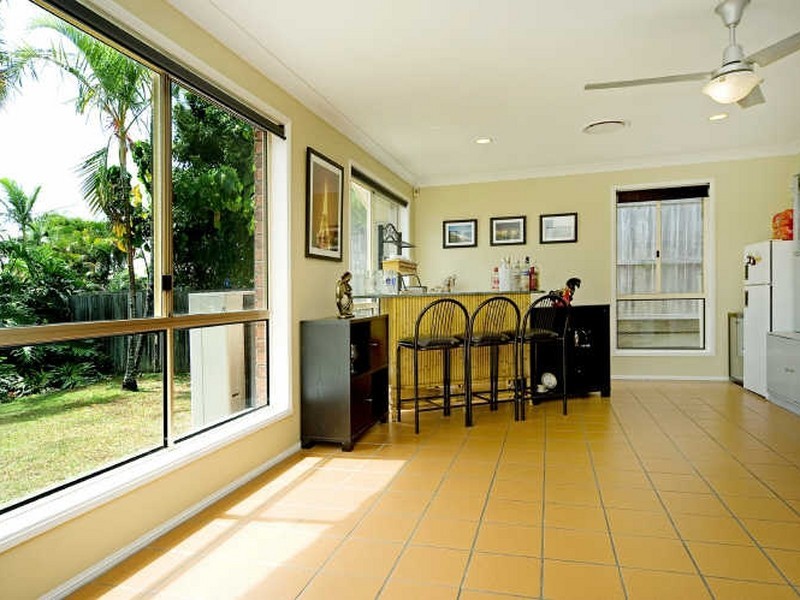 131 Mildura Dr, Helensvale QLD 4212