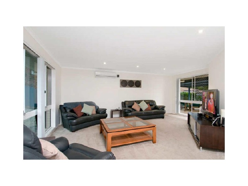8 Pomona Court, Helensvale QLD 4212