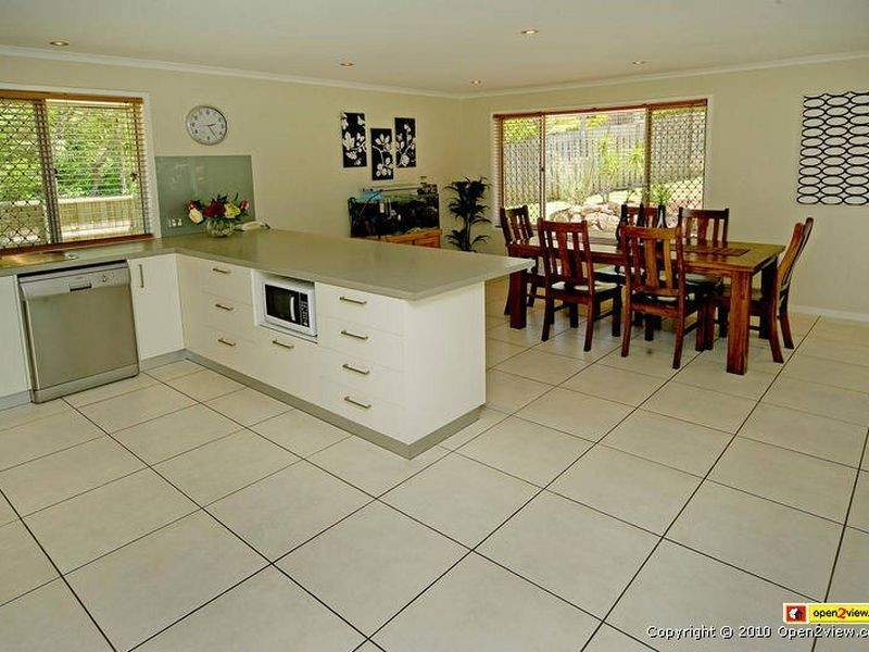 28 Armidale Cr, Helensvale QLD 4212