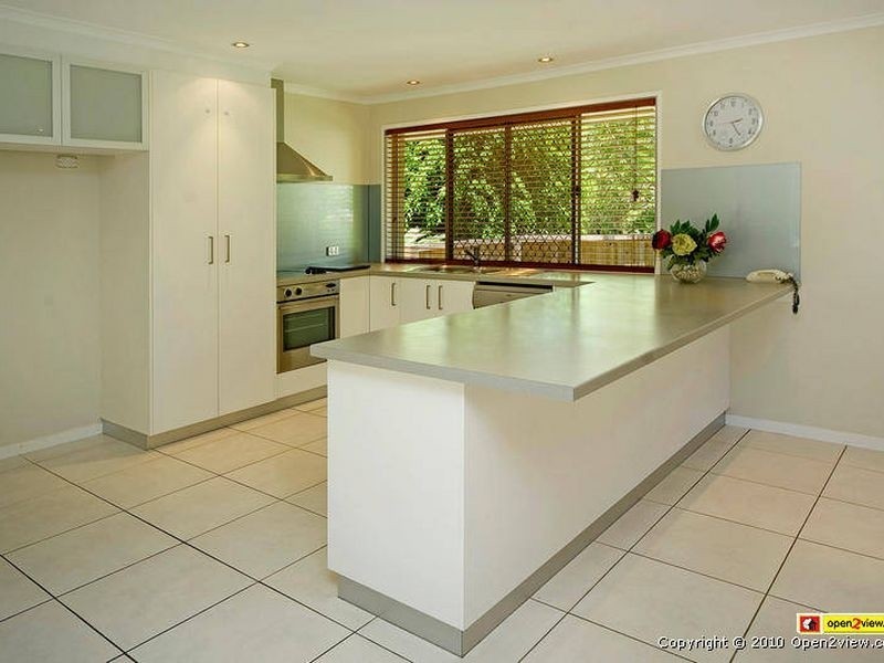 28 Armidale Cr, Helensvale QLD 4212