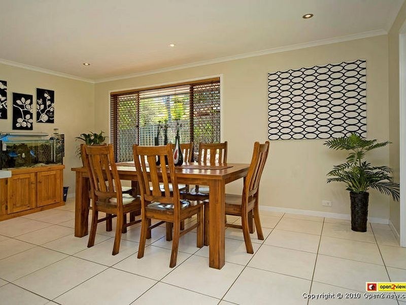 28 Armidale Cr, Helensvale QLD 4212