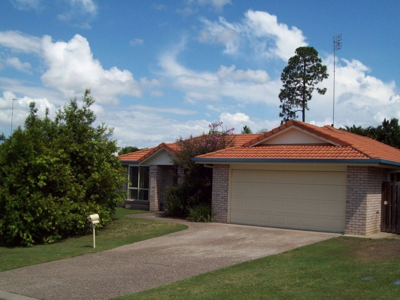10 Matzia Avenue, Pacific Pines QLD 4211
