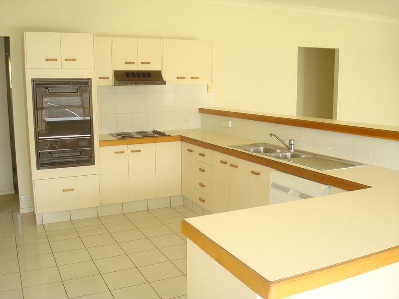 98 Mildura Drive, Helensvale QLD 4212