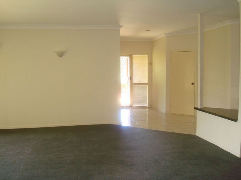 98 Mildura Drive, Helensvale QLD 4212