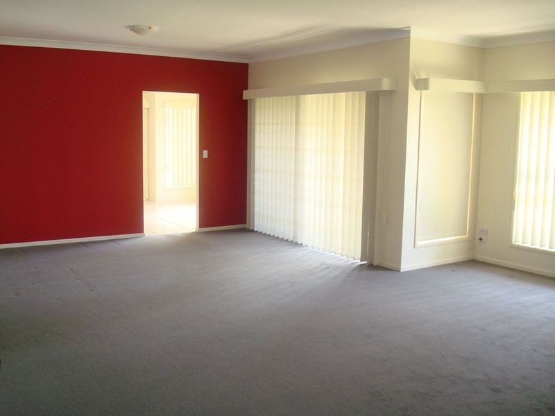 98 Mildura Drive, Helensvale QLD 4212