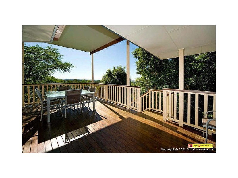 7 Highvale Drive, Helensvale QLD 4212