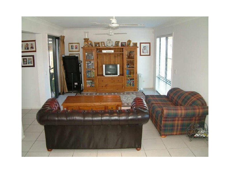 15 Bahketta Street, Oxenford QLD 4210