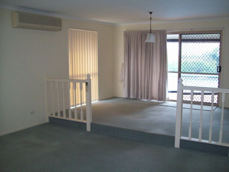 28 Adaminaby Drive, Helensvale QLD 4212