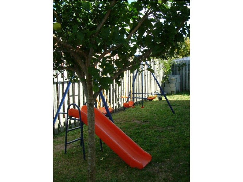 73 Marble Arch Place, Arundel QLD 4214