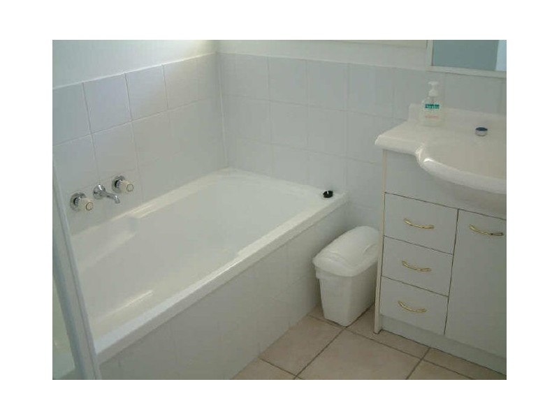 73 Marble Arch Place, Arundel QLD 4214