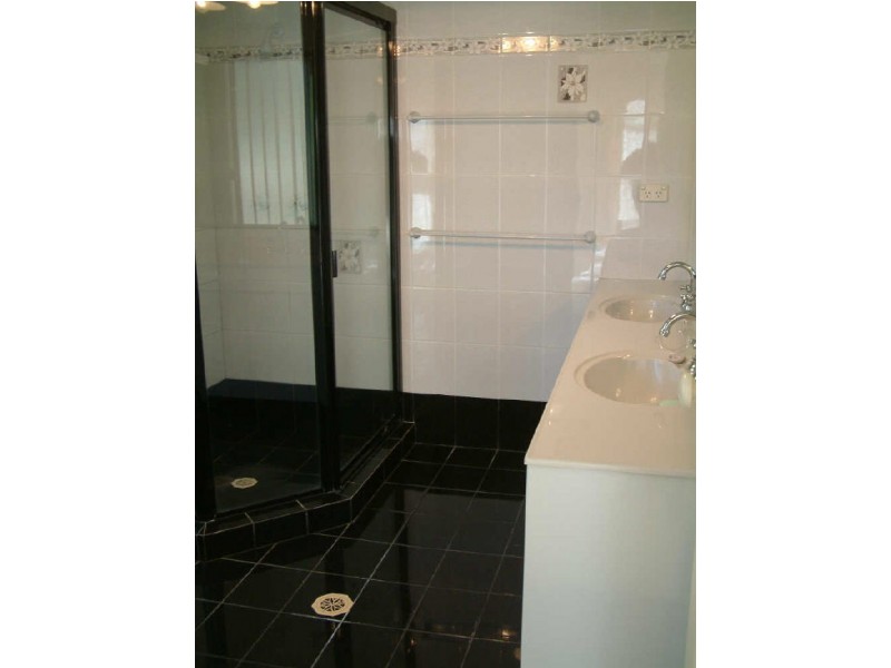 32 Boreen Ct, Helensvale QLD 4212