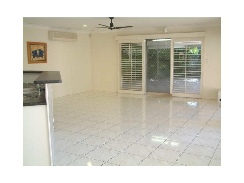 32 Boreen Ct, Helensvale QLD 4212