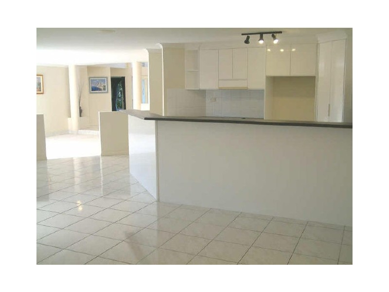 32 Boreen Ct, Helensvale QLD 4212