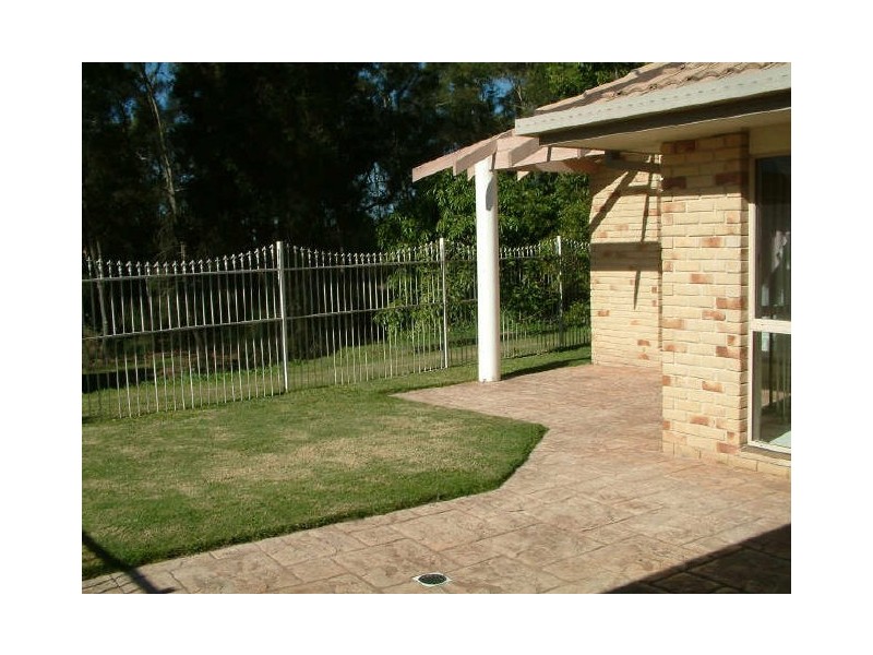 32 Boreen Ct, Helensvale QLD 4212