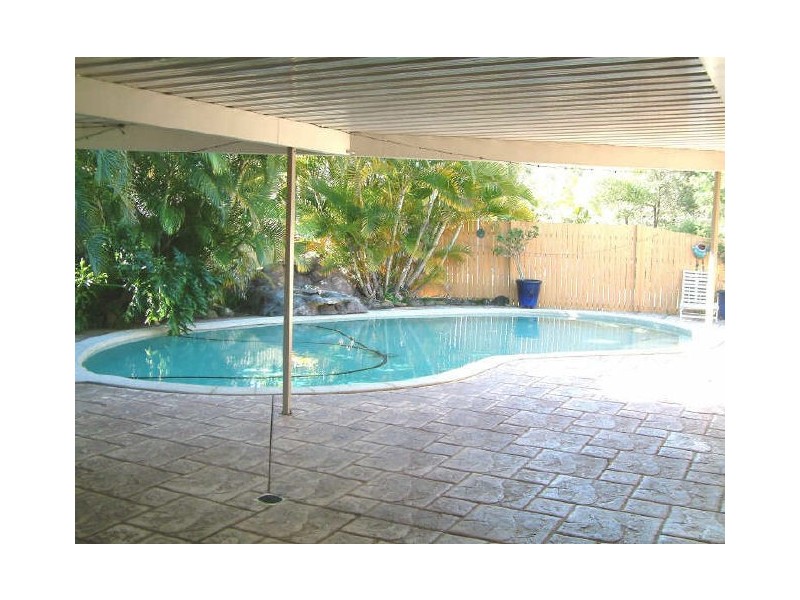 32 Boreen Ct, Helensvale QLD 4212
