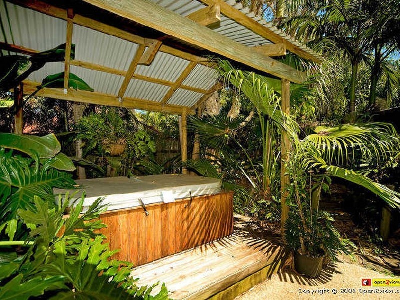 1 Lakewood Court, Monterey Keys QLD 4212