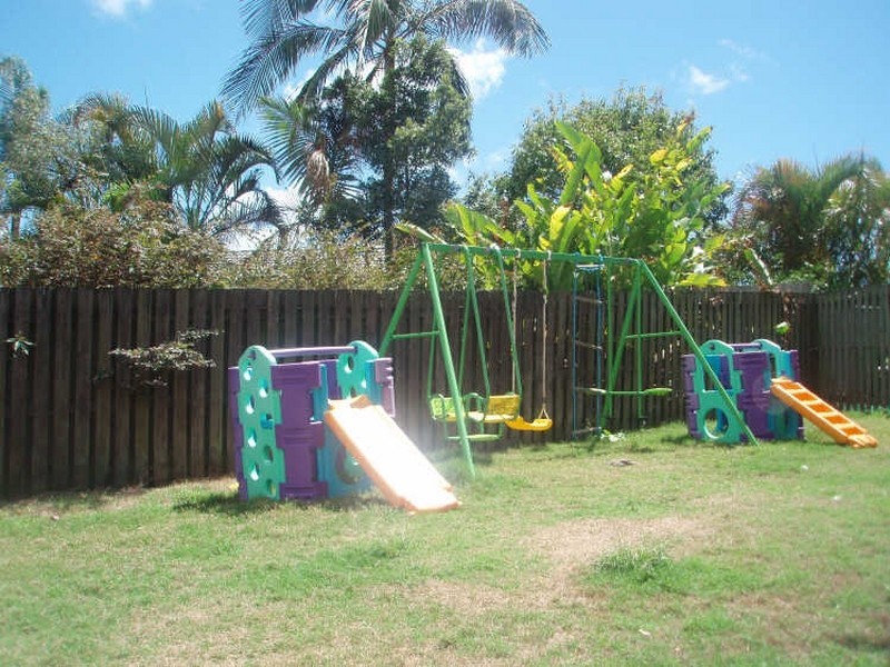 4 Atkins Pl, Helensvale QLD 4212