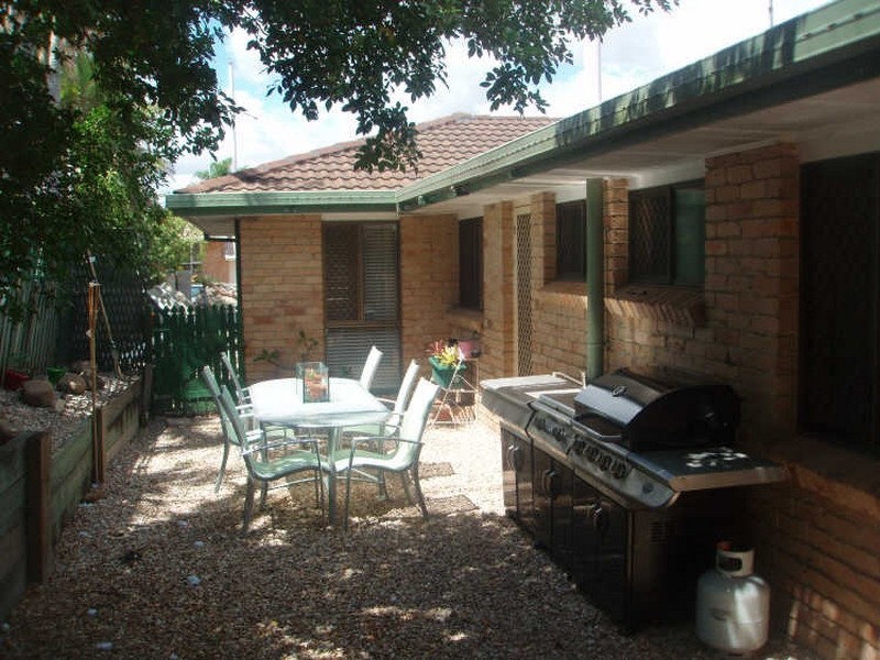 4 Atkins Pl, Helensvale QLD 4212