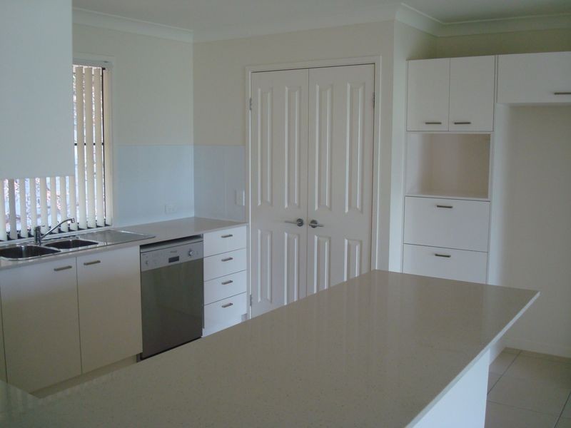 83 Tamworth Drive, Helensvale QLD 4212