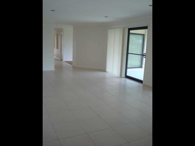 83 Tamworth Drive, Helensvale QLD 4212