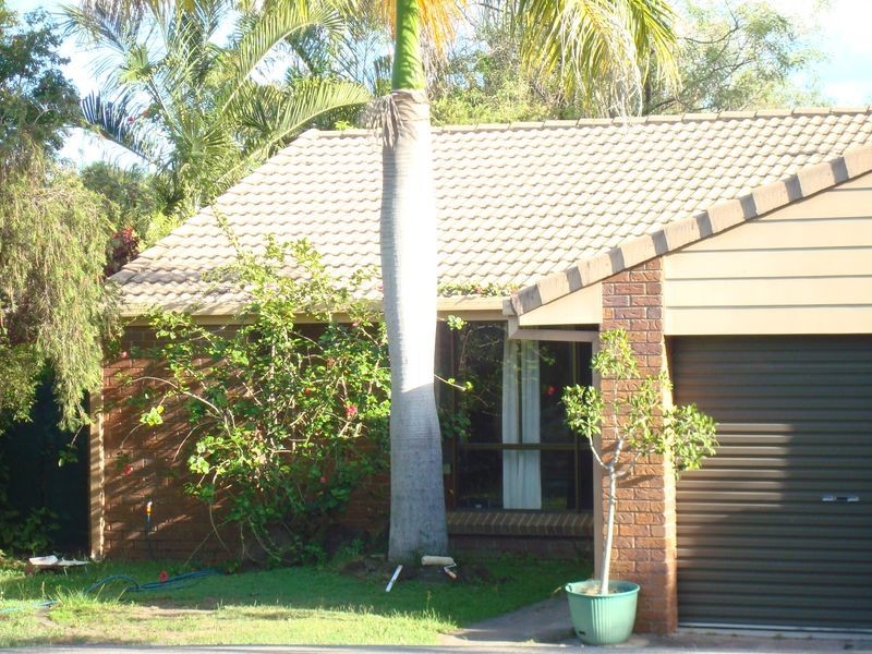 2/3 Academy St, Oxenford QLD 4210