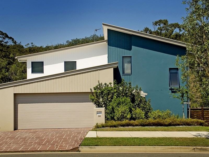 38 Cobb & Co Drive, Oxenford QLD 4210