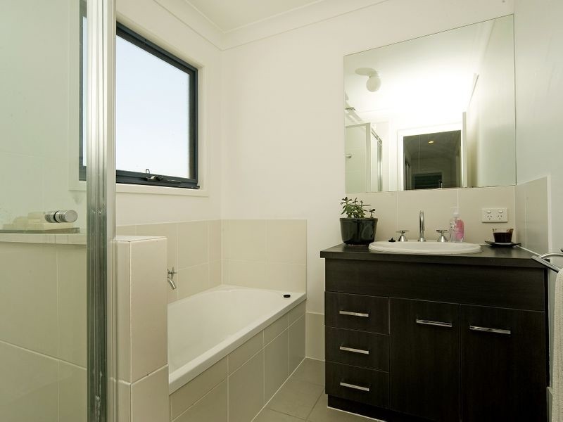 38 Cobb & Co Drive, Oxenford QLD 4210