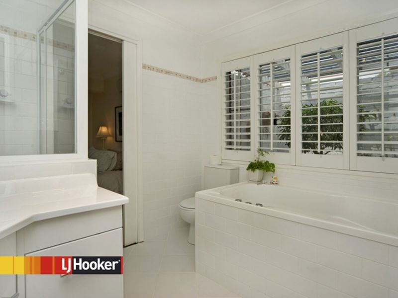 6 Cobram Place, Helensvale QLD 4212