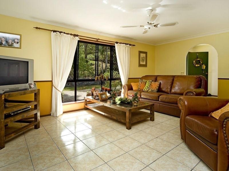 8 Edelweiss Way, Gaven QLD 4211