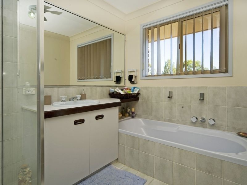 7 Tenterfield Ct, Helensvale QLD 4212